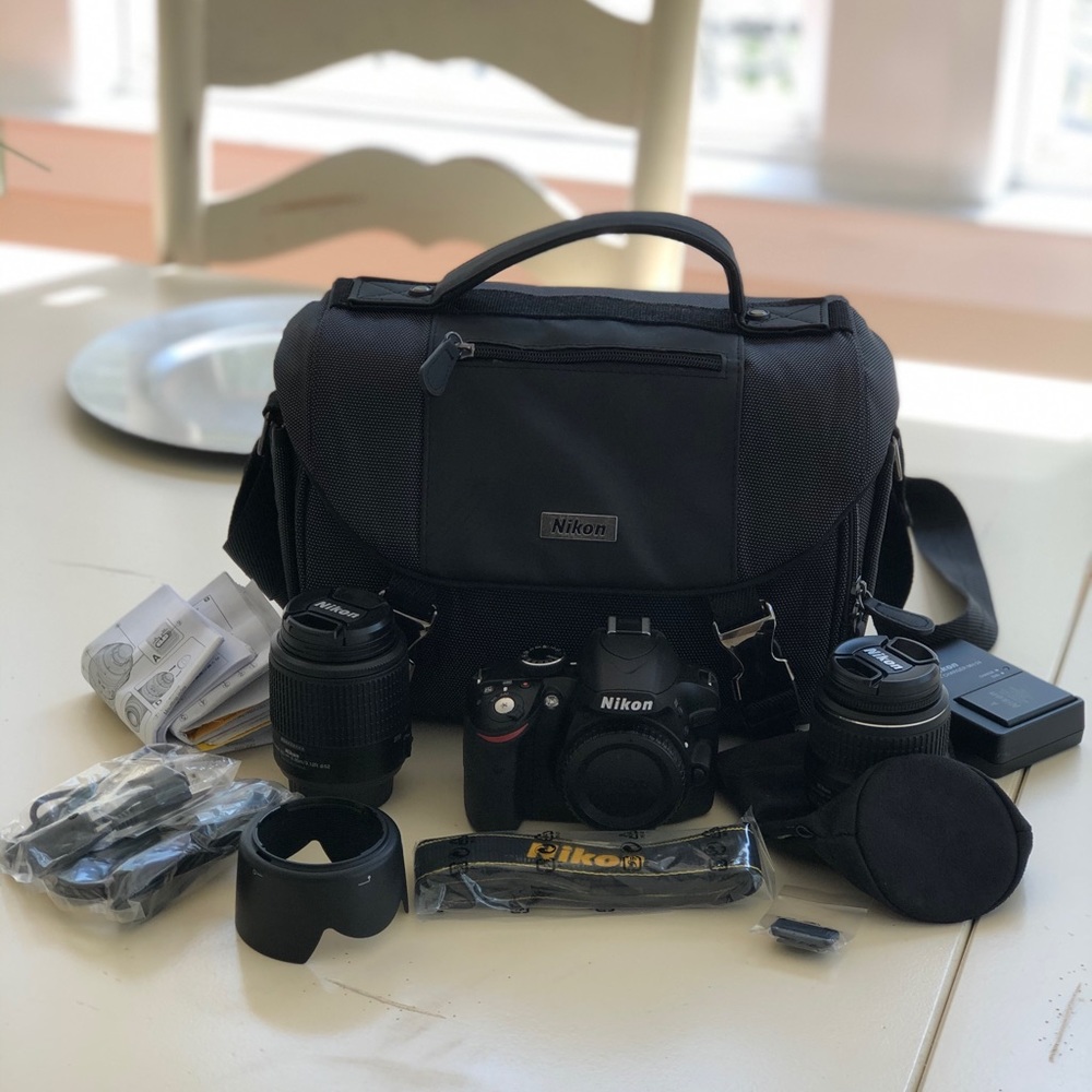 Nikon D3200 Digital Camera With Full Kit - Picture 1 of 8